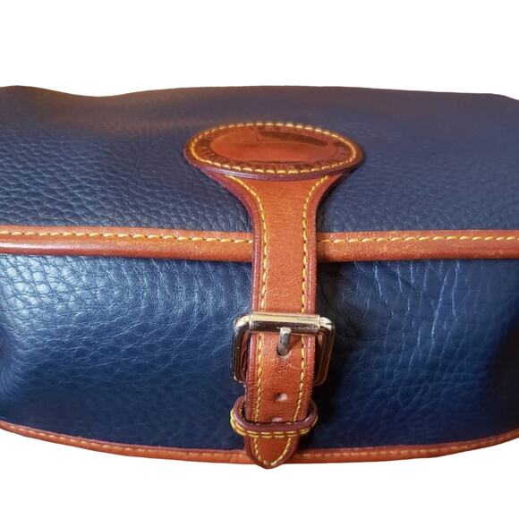Dooney & Bourke All weather crossbody saddle bag authentic - Picture 5 of 8